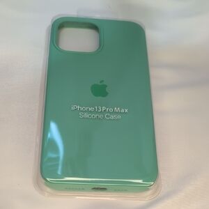 Apple iPhone 13 Pro Max Silicone Case - Light Green